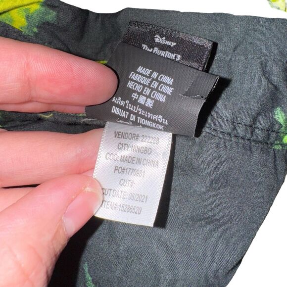 Disney Our Universe Shirt Men's L‎ Black Green The Nightmare Before Christma - Picture 11 of 13